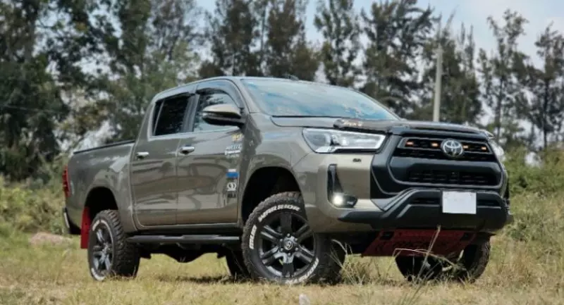 Toyota Hilux   - 2021