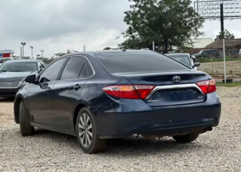 Toyota Camry   - 2014