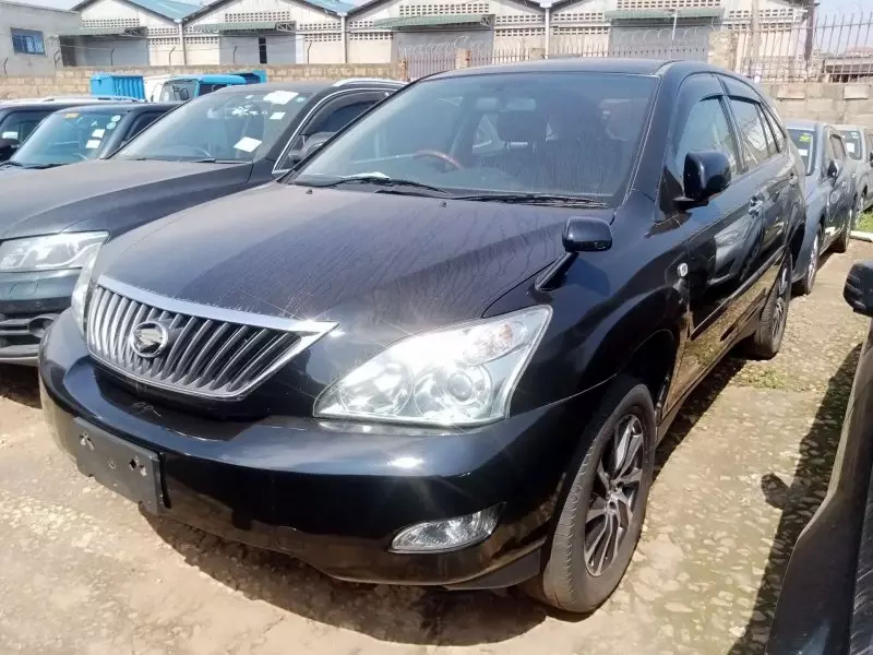 Toyota Harrier   - 2012