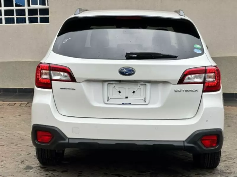 Subaru Outback   - 2019