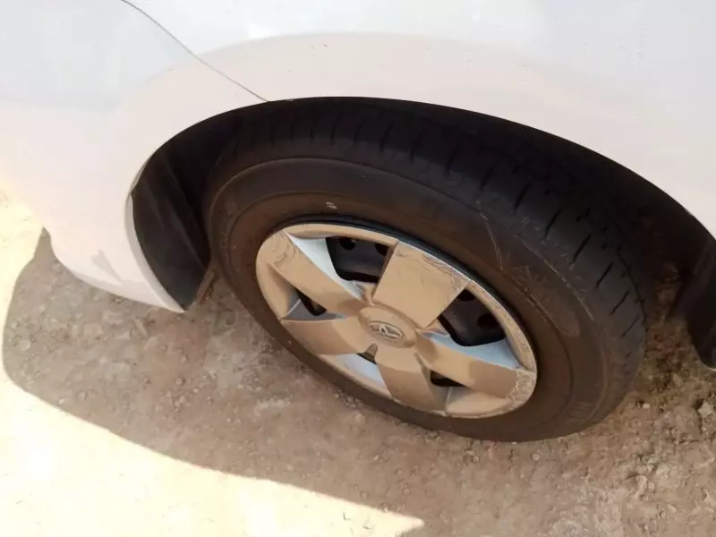 Toyota Sienta   - 2012