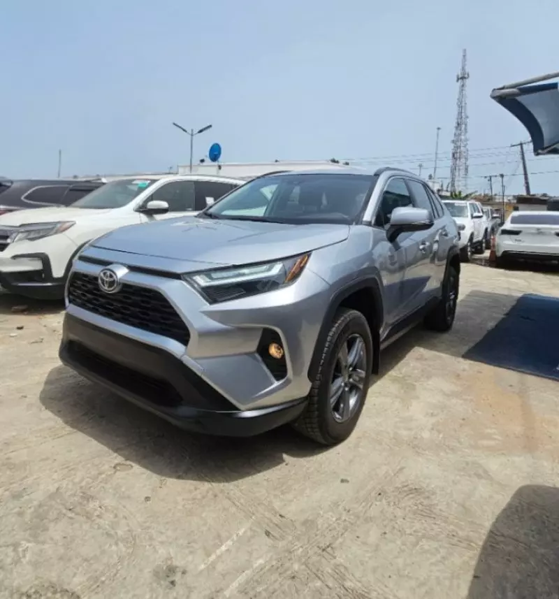Toyota RAV4   - 2024