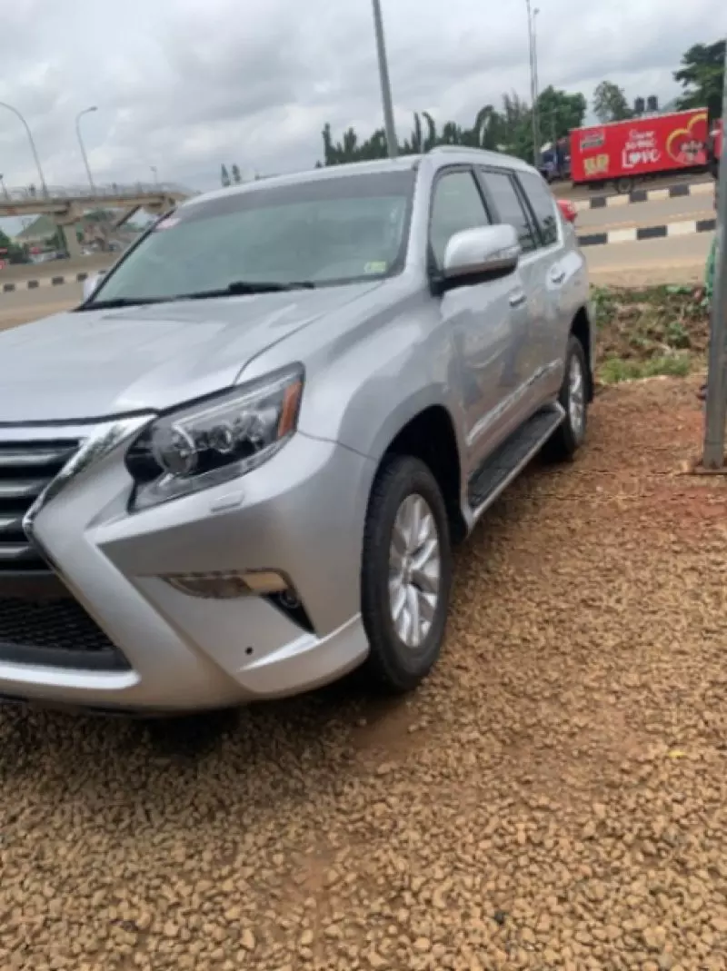 Lexus GS 460   - 2018