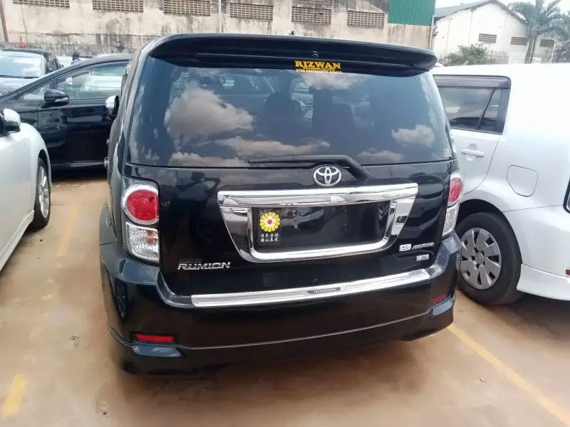 Toyota Rumion   - 2012