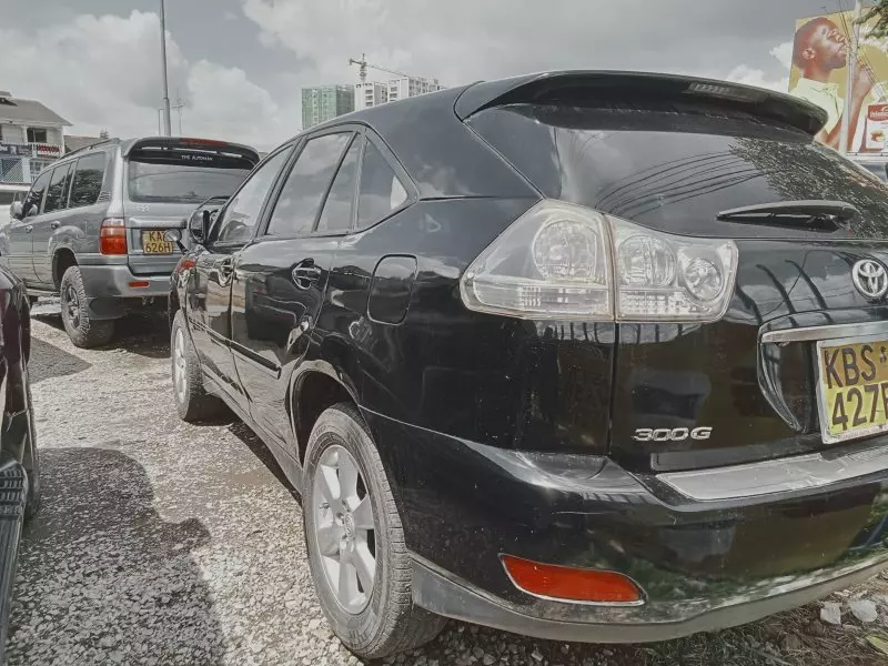 Toyota Harrier   - 2005