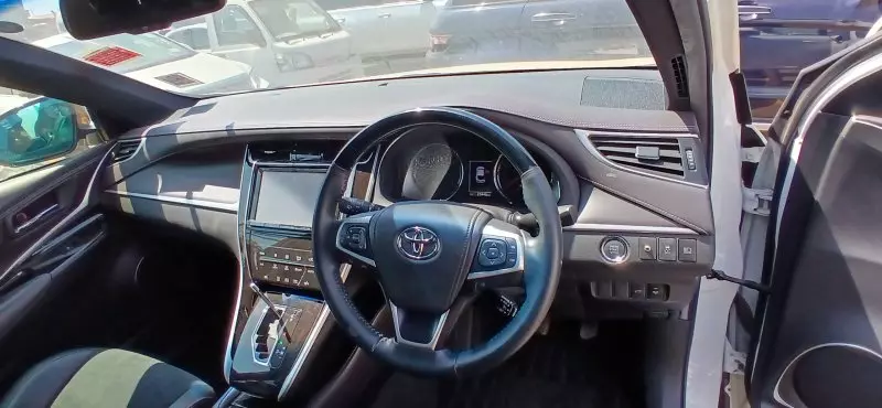 Toyota Harrier   - 2015