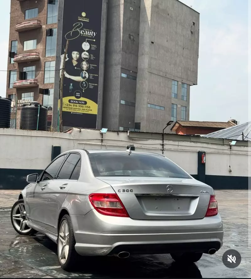 Mercedes-Benz C 300   - 2010