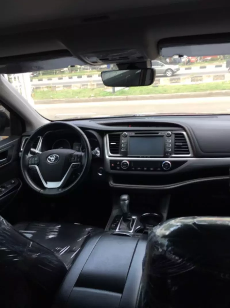 Toyota Highlander   - 2018