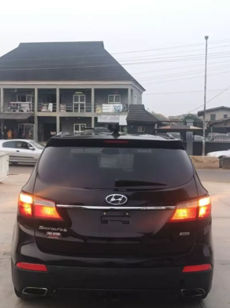 Hyundai Santa Fe   - 2013