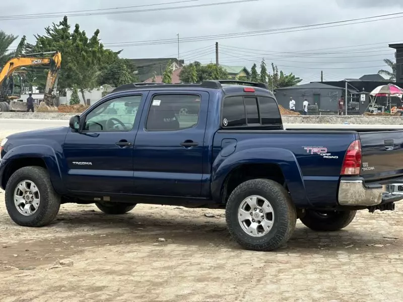 Toyota Tacoma   - 2007