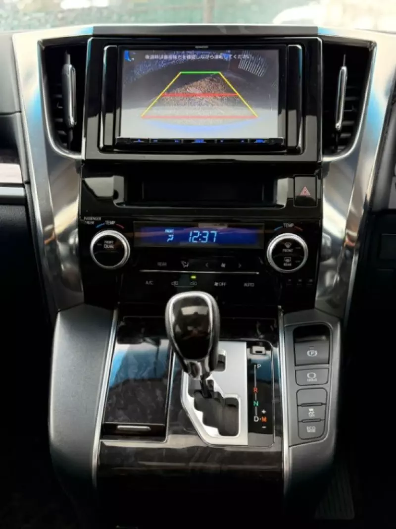 Toyota Alphard   - 2018