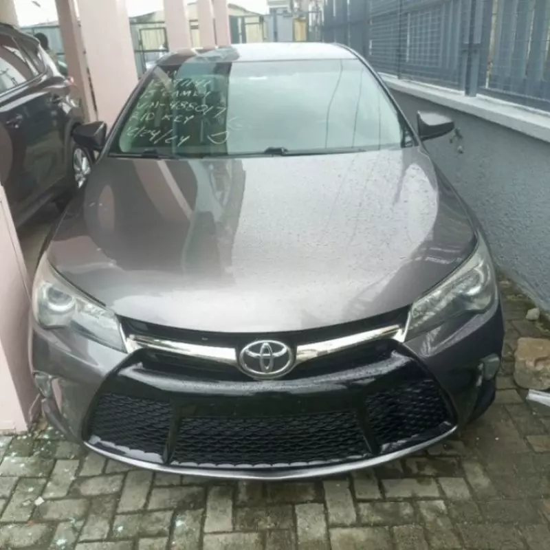 Toyota camry   - 2015