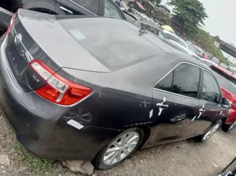 Toyota camry   - 2013