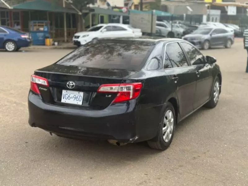 Toyota Camry   - 2012