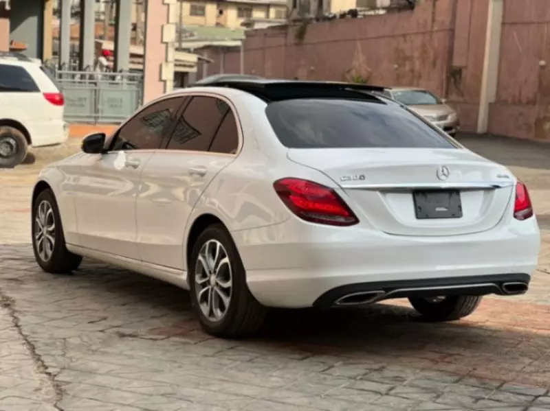 Mercedes-Benz C 300