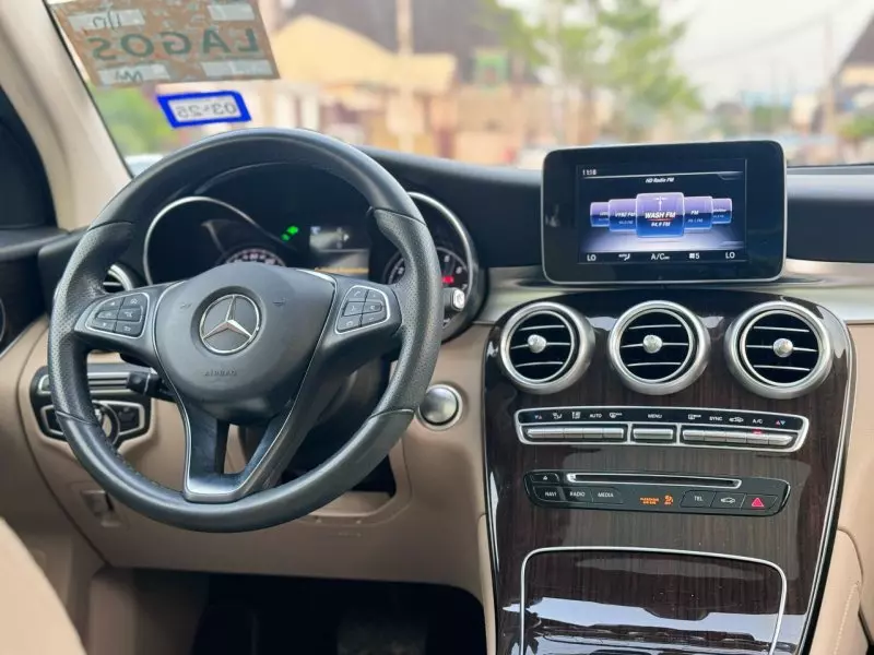 Mercedes-Benz GLC 300   - 2017