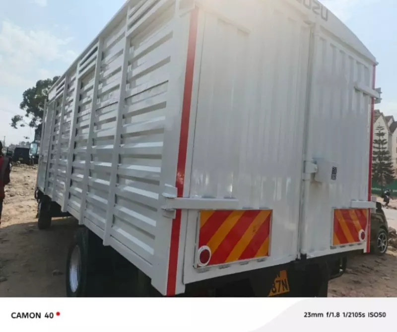Isuzu NPR   - 2019