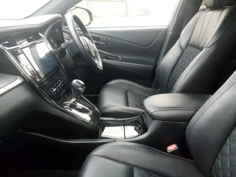 Toyota Harrier   - 2017