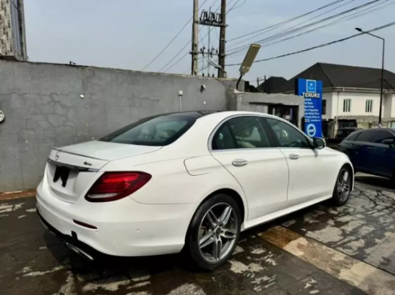 Mercedes-Benz E 300   - 2019