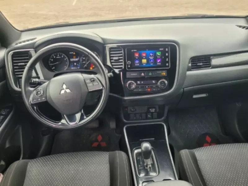 Mitsubishi OUTLANDER   - 2020