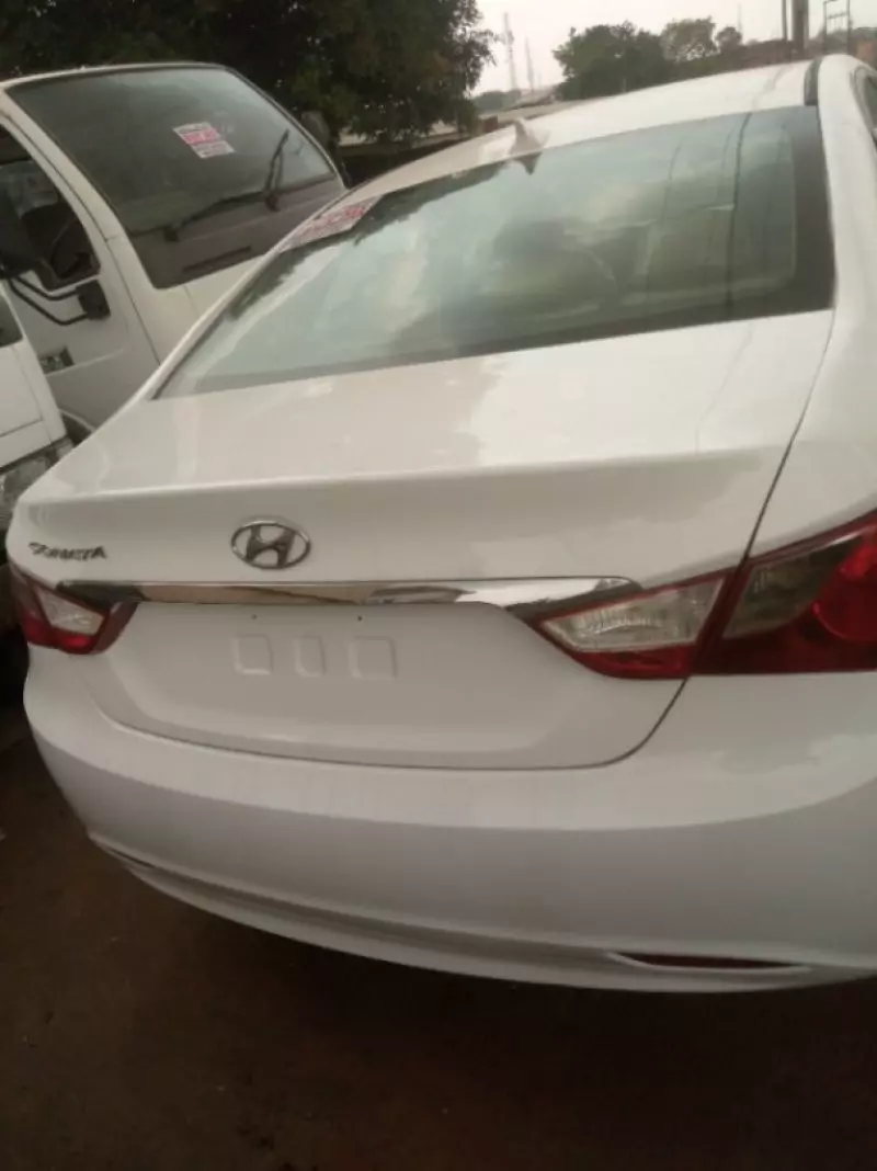 Hyundai Sonata   - 2013