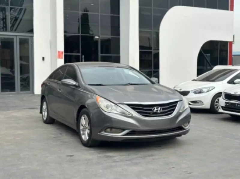 Hyundai Sonata   - 2013