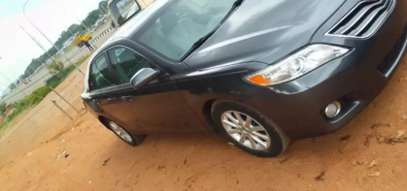 Toyota camry   - 2011