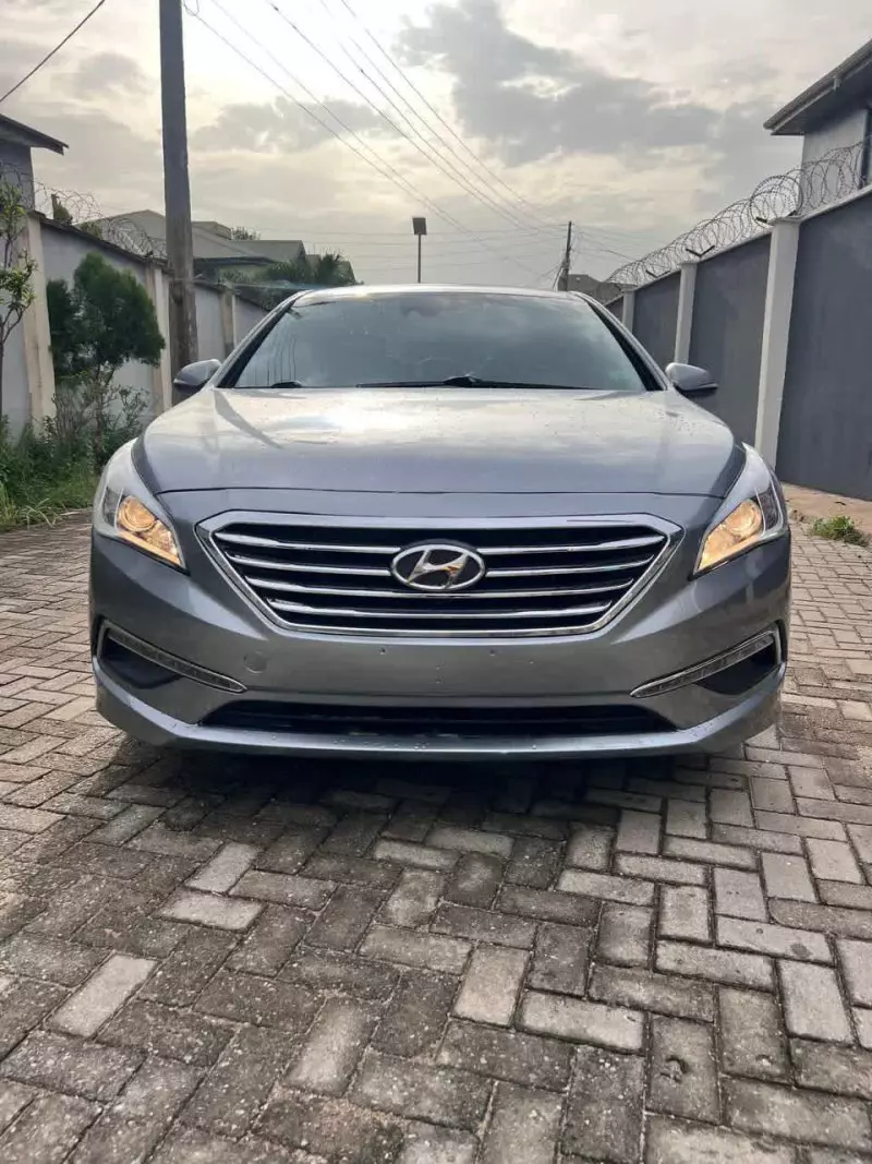 Hyundai Sonata   - 2016