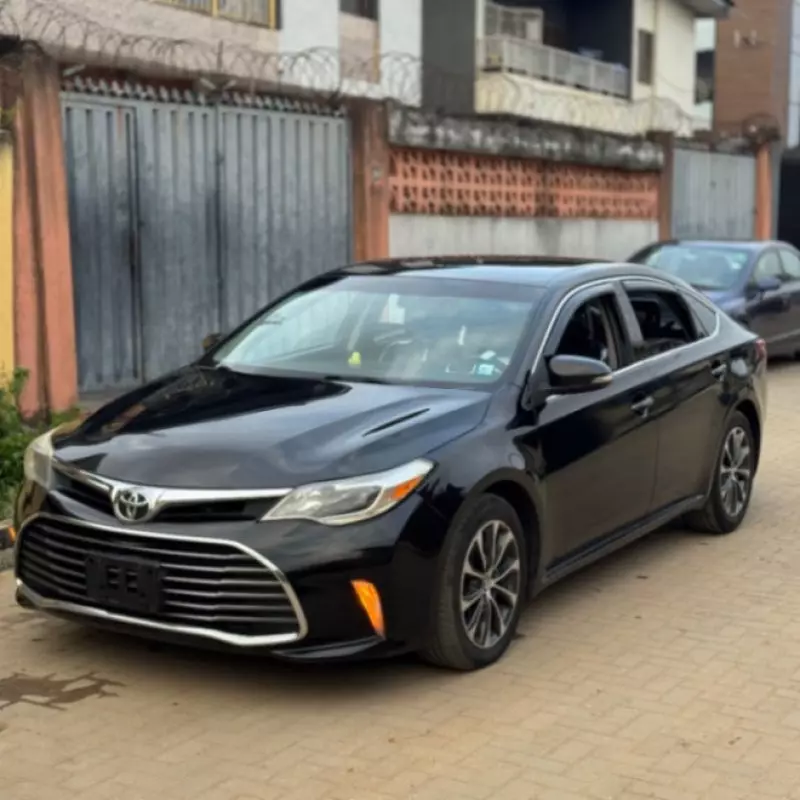 Toyota Avalon   - 2016