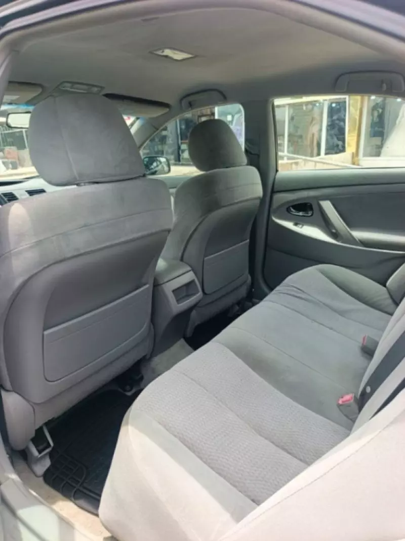 Toyota Camry   - 2010