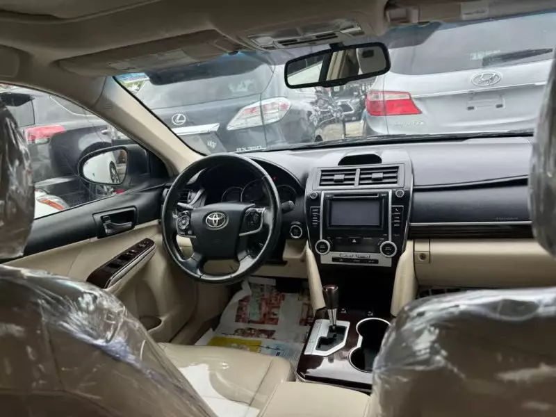 Toyota Camry   - 2012