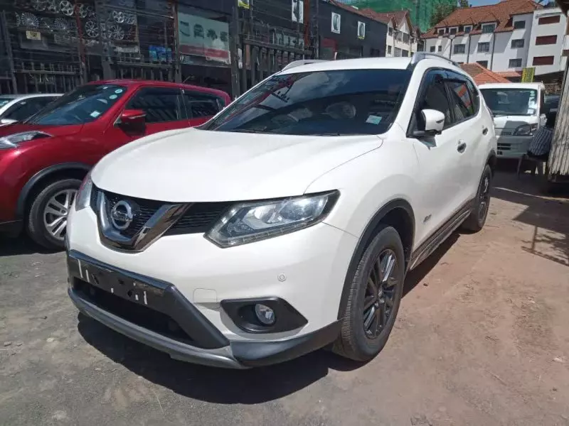 Nissan x-trail hybrid   - 2016