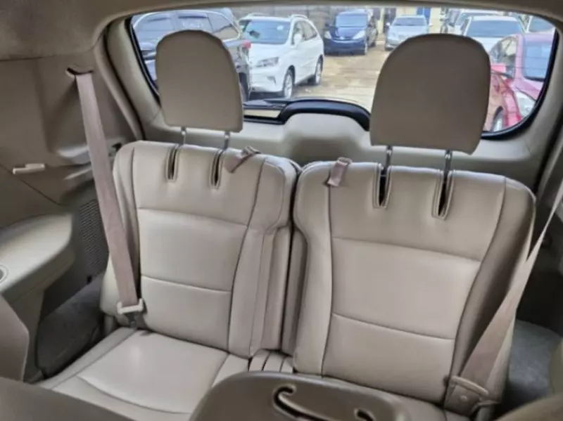 Toyota Highlander   - 2011
