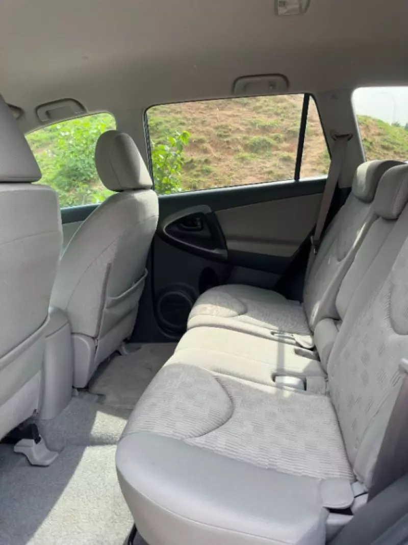 Toyota RAV4   - 2010