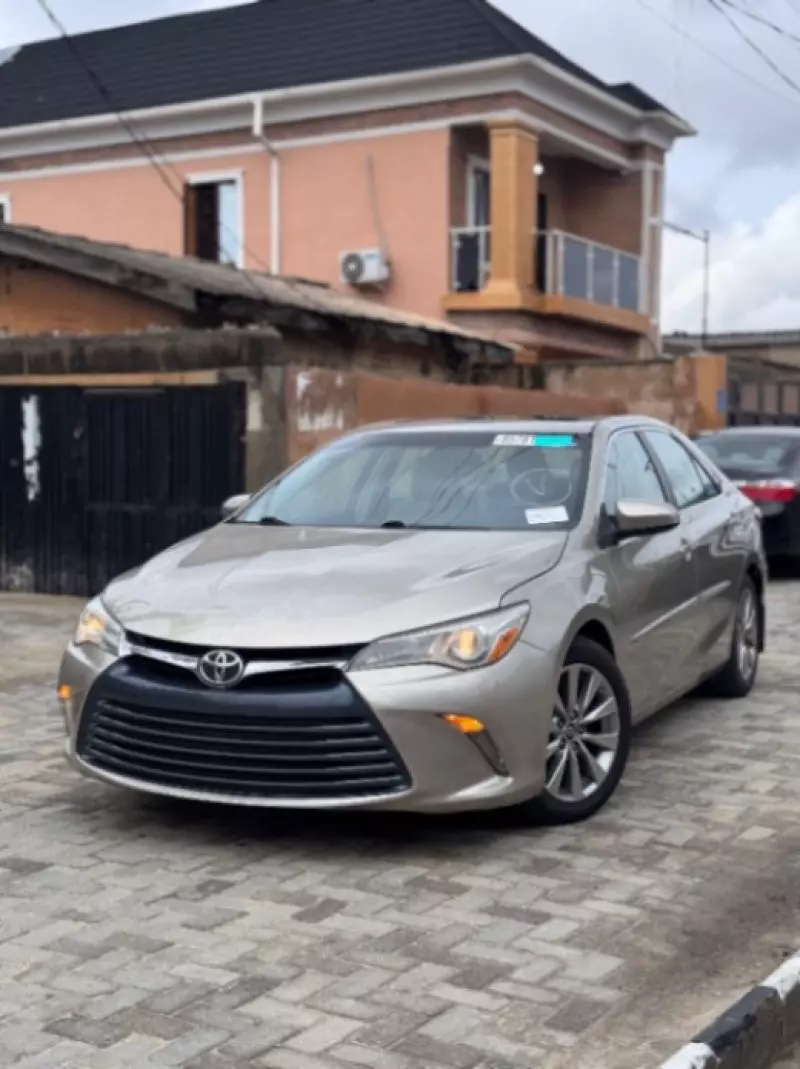 Toyota Camry   - 2015