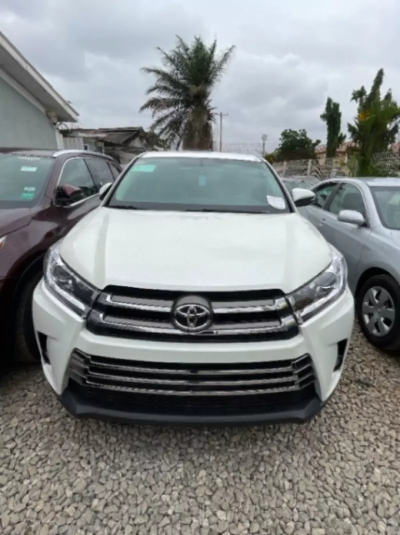 Toyota Highlander   - 2015