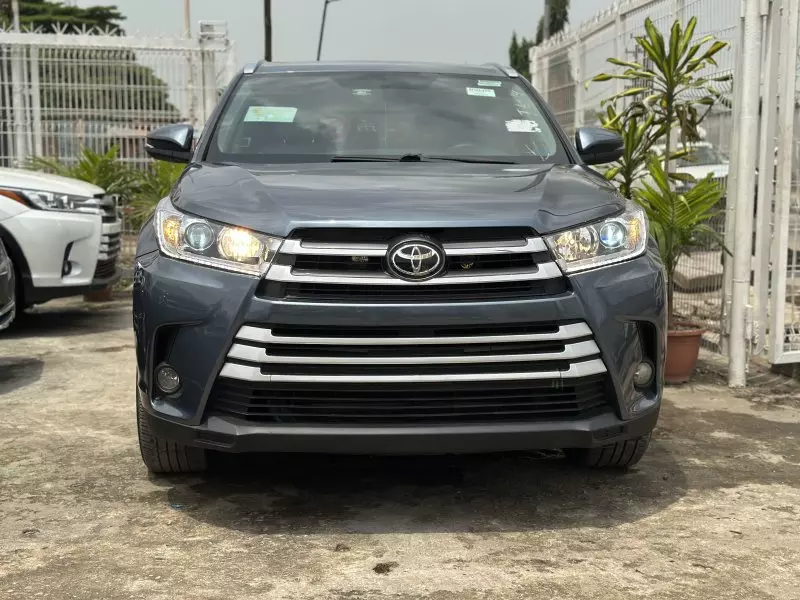Toyota Highlander   - 2015