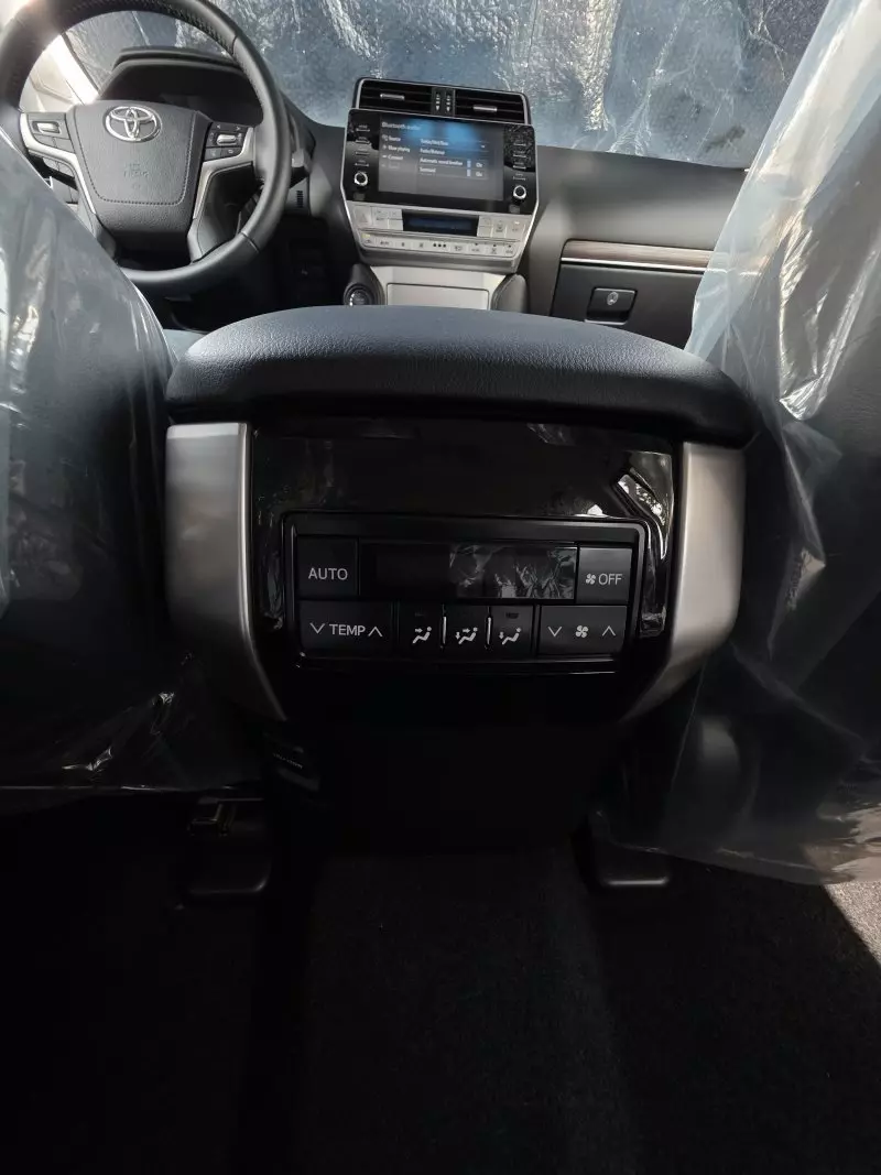 Toyota Landcruiser Prado   -