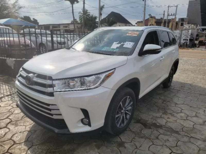Toyota Highlander   - 2019