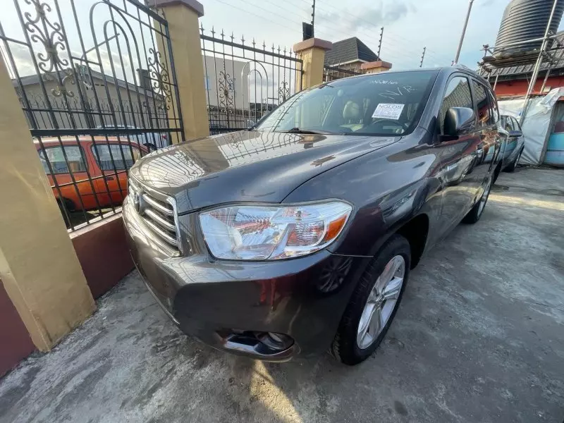 Toyota Highlander   - 2010