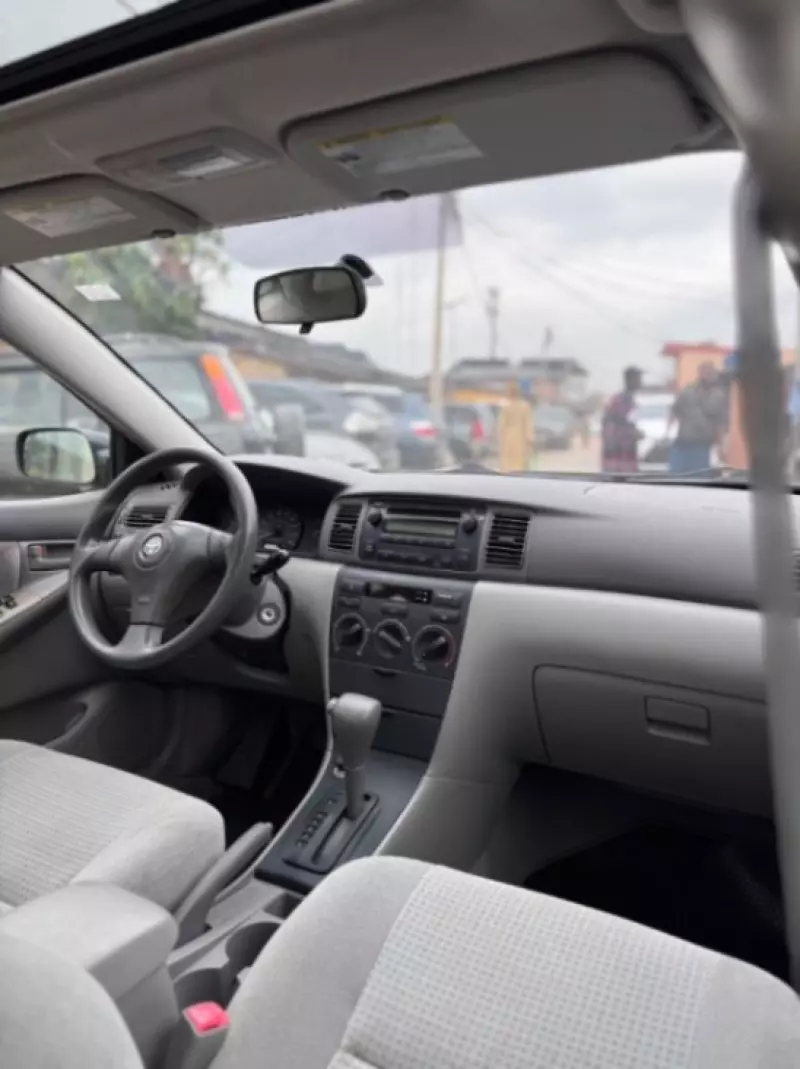 Toyota corolla   - 2006