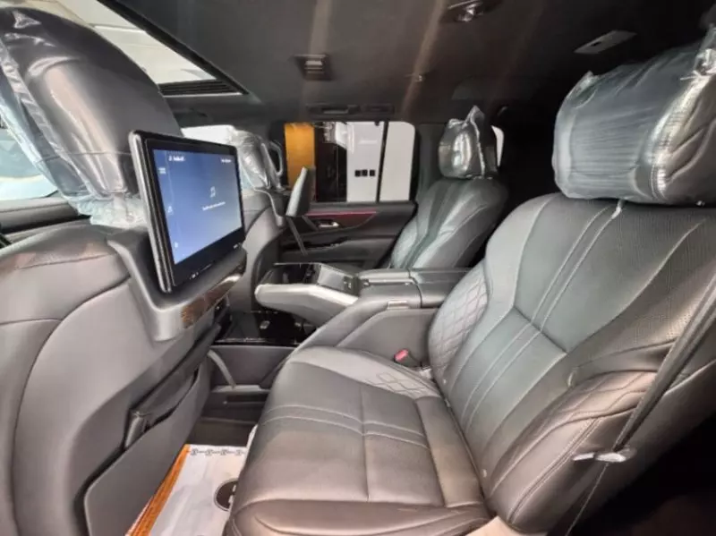 Lexus LX 600   - 2024