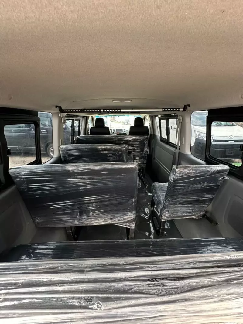 Toyota Hiace   - 2013