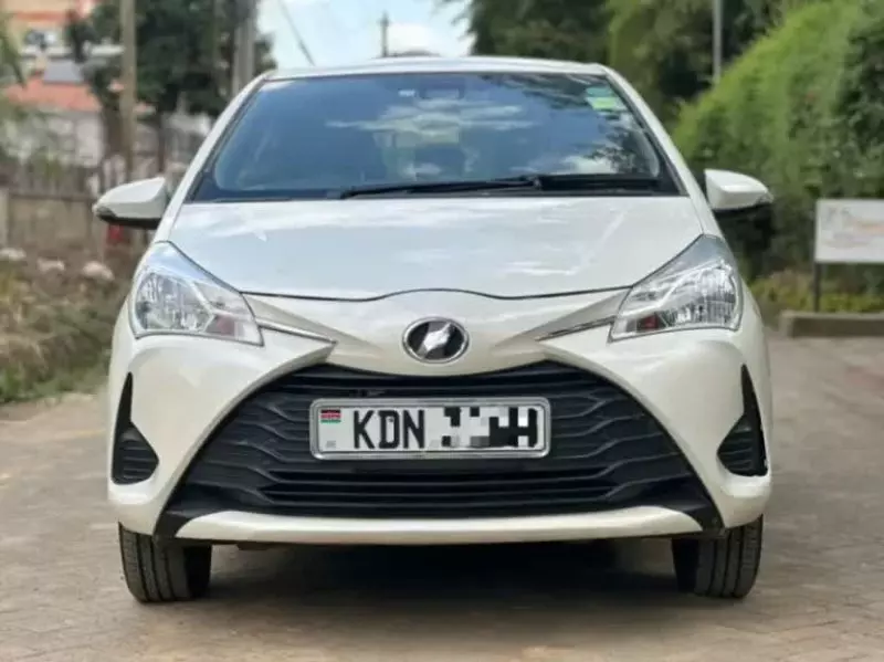 Toyota Vitz   - 2017