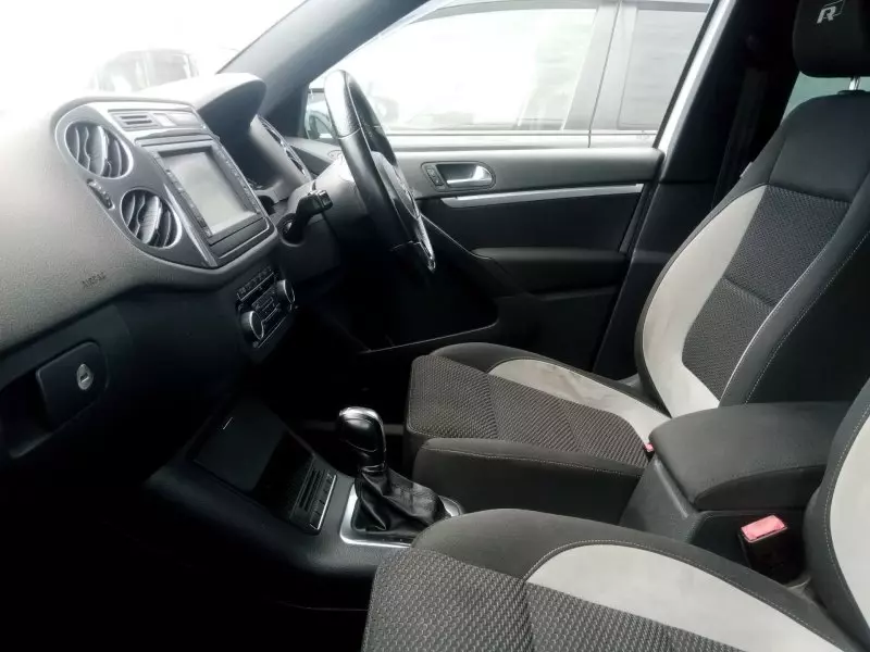 Volkswagen Tiguan   - 2012
