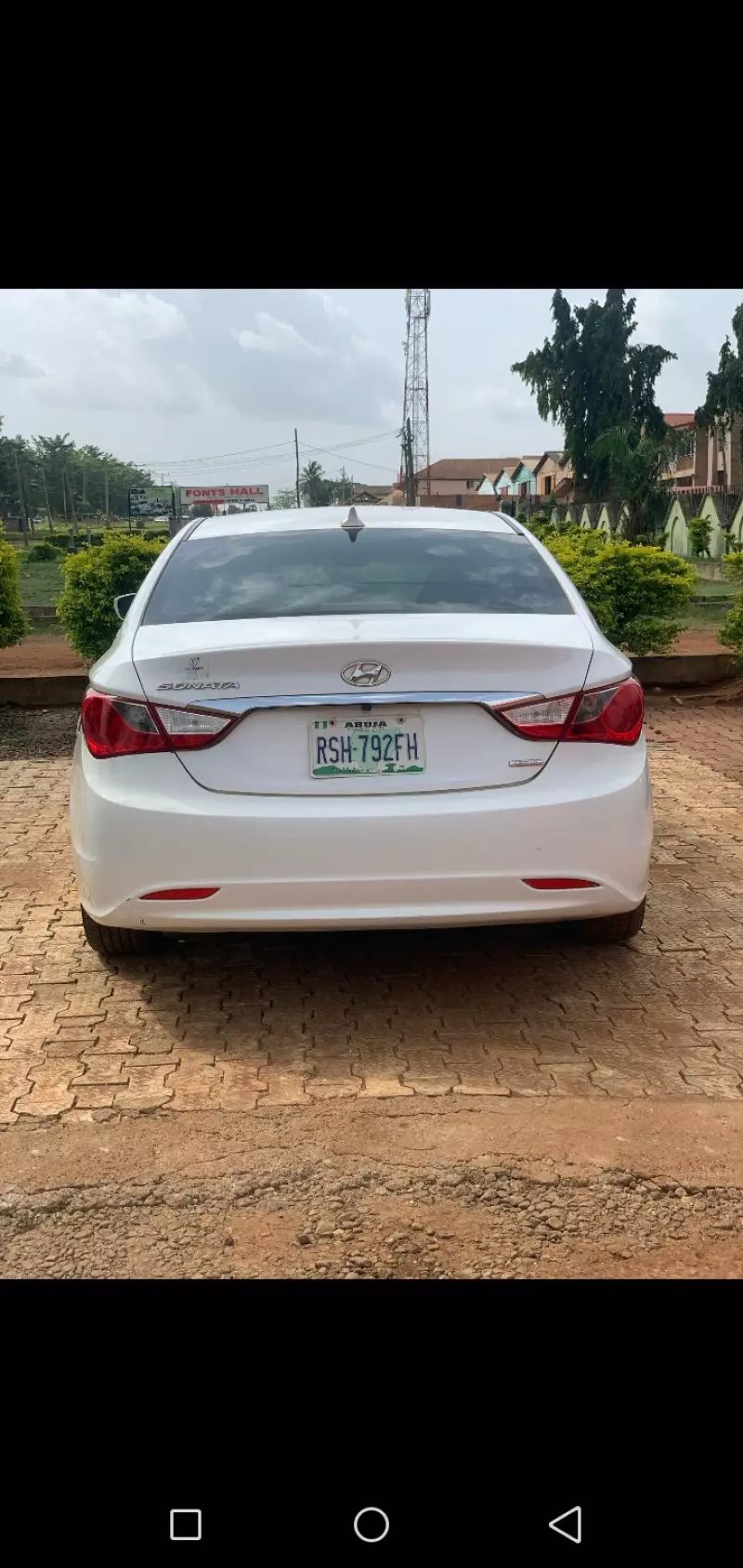 Hyundai Sonata   - 2011