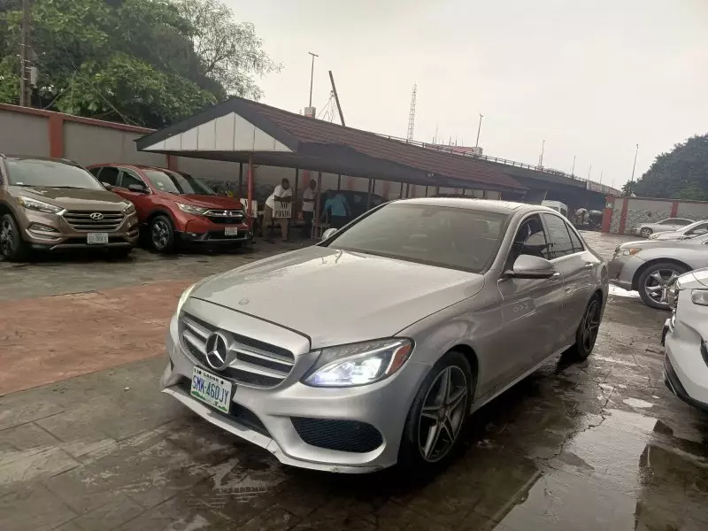 Mercedes-Benz C 300   - 2015