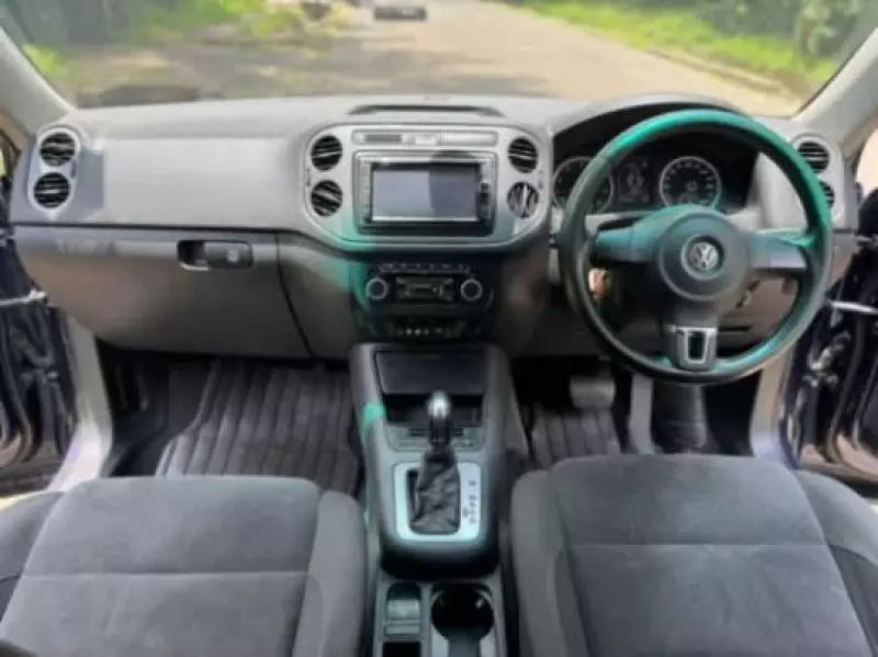Volkswagen Tiguan   - 2012