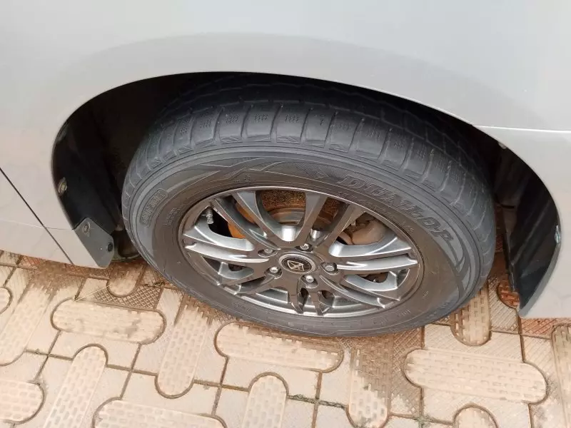 Toyota Noah   - 2009