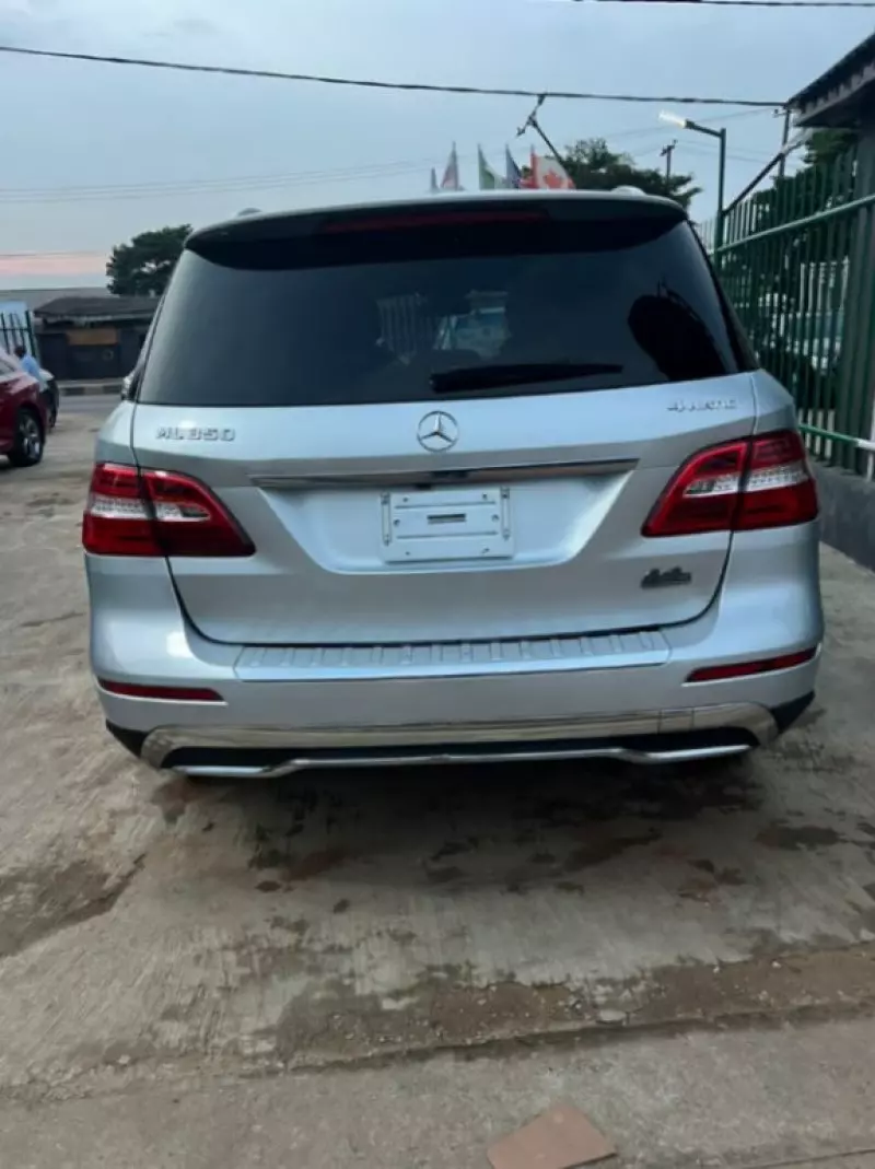 Mercedes-Benz ML 350   - 2012